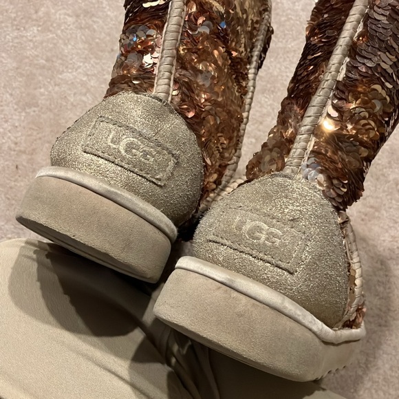 Ugg boots gold sequin with tan in very good condition. - Picture 8 of 12